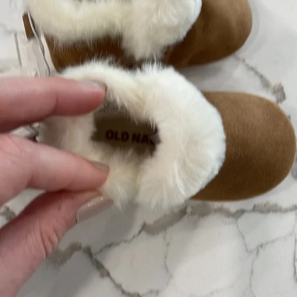 Old Navy 3-6m baby booties Unisex Faux-Fur-Lined Cozy Boots in cognac nwt - Picture 8 of 9
